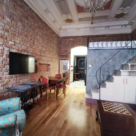 아파트 Casa 1899 *